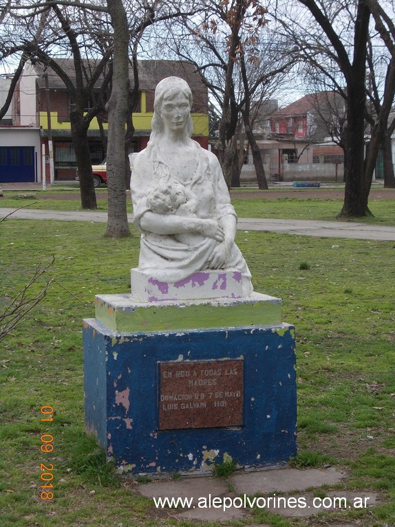 Foto: Monumento a la Madre - Los Polvorines (Buenos Aires), Argentina