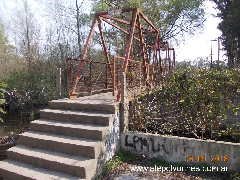 Foto: Puente Peatonal - Maquinista Savio (Buenos Aires), Argentina