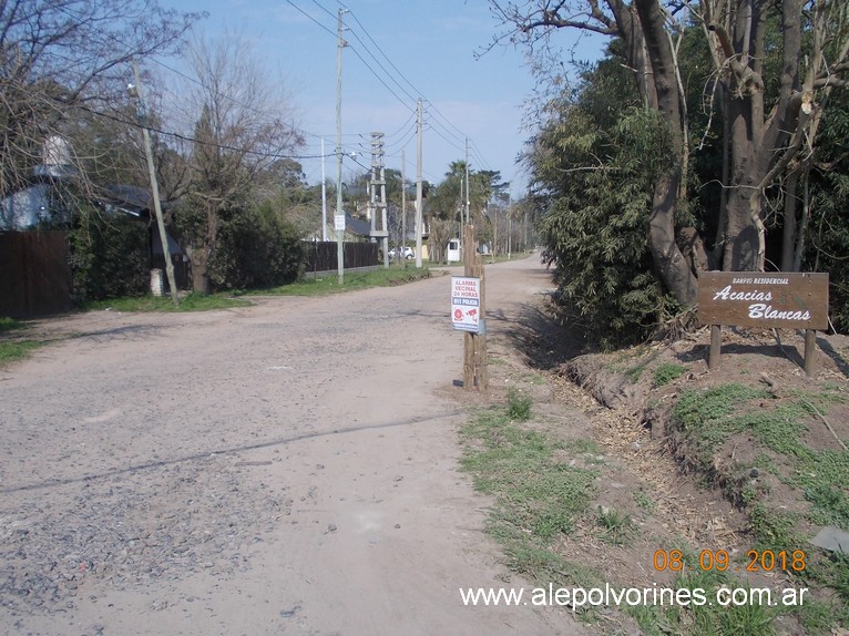 Foto: Barrio Acacias Blancas - Maquinista Savio (Buenos Aires), Argentina