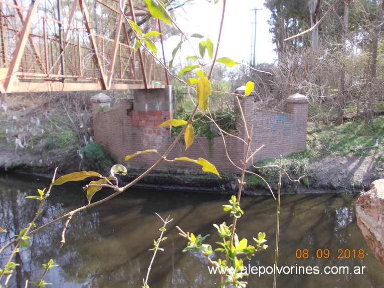 Foto: Puente Peatonal - Maquinista Savio (Buenos Aires), Argentina