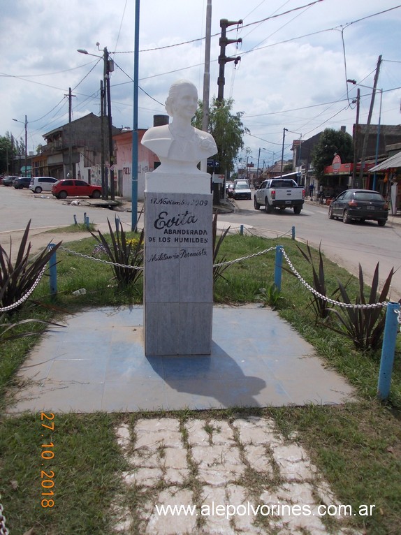 Foto: Busto Evita en Maquinista Savio - Maquinista Savio (Buenos Aires), Argentina