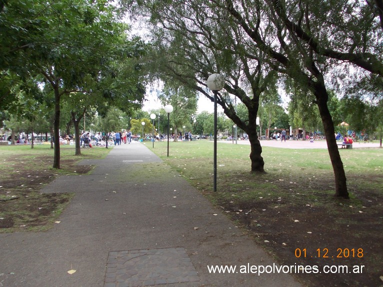 Foto: Moron Plaza de los Inmigrantes - Moron (Buenos Aires), Argentina