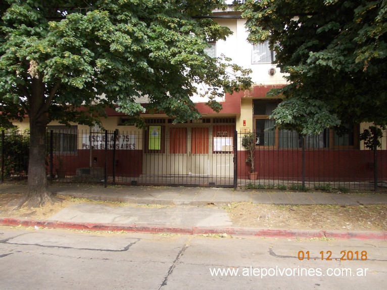 Foto: Moron Escuela N° 75 - Moron (Buenos Aires), Argentina