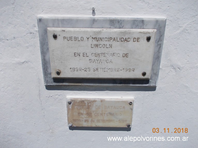 Foto: Plaza de Bayauca - Bayauca (Buenos Aires), Argentina