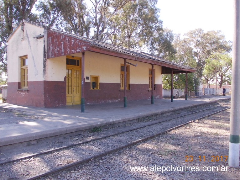 Foto: Estacion Maquinista Veron - Los Lapachos (Jujuy), Argentina