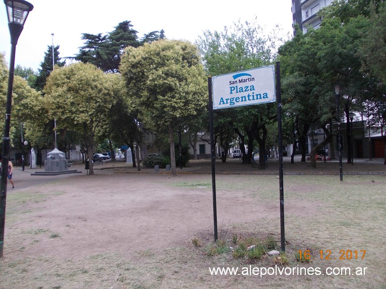 Foto: Plaza Argentina - Villa Ballester (Buenos Aires), Argentina