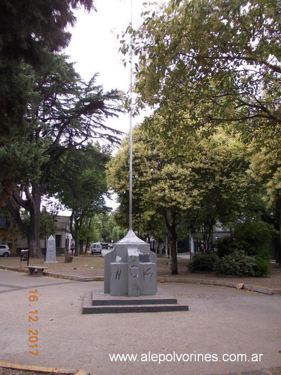 Foto: Plaza Argentina - Villa Ballester (Buenos Aires), Argentina