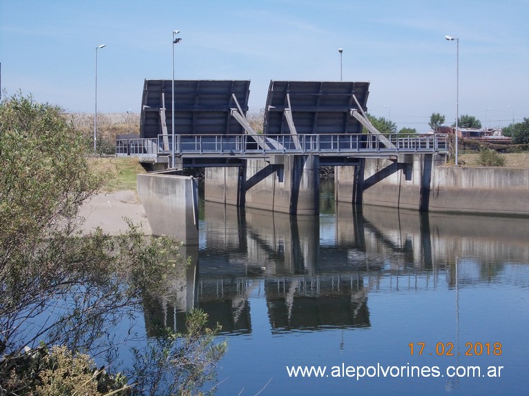 Foto: Compuertas Rio Reconquista - Tigre (Buenos Aires), Argentina