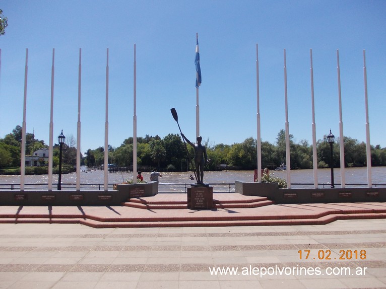 Foto: Monumento al Remero - Tigre (Buenos Aires), Argentina