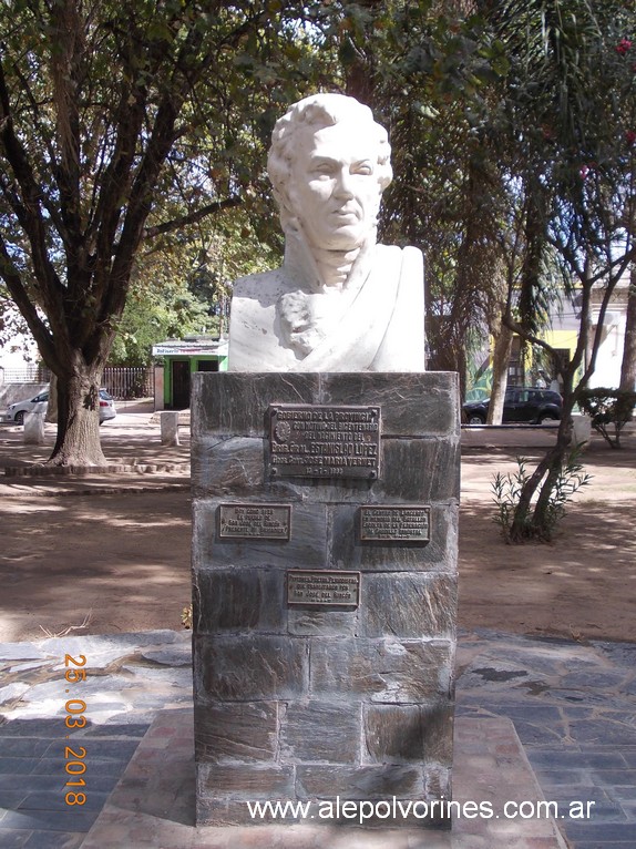 Foto: Busto Estanislao Lopez - Santa Fe, Argentina - FotoPaises.com