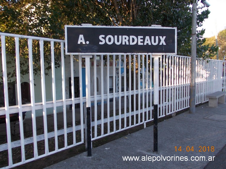 Foto: Estacion Adolfo Sourdeaux - Don Torcuato (Buenos Aires), Argentina