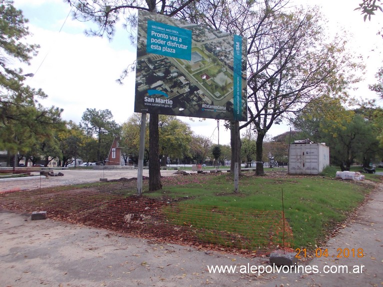 Foto: Plaza Ader - Villa Ballester (Buenos Aires), Argentina