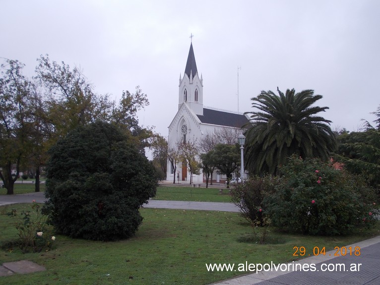 Foto: Iglesia NS de los Desamparados - Carhue (Buenos Aires), Argentina