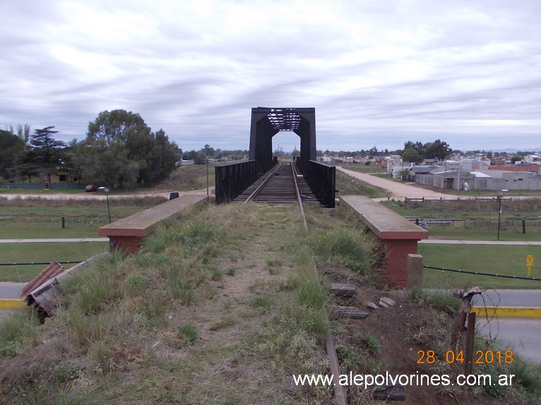 Foto: Puente Ferroviario FCRPB sobre FCS - Coronel Suarez (Buenos Aires), Argentina