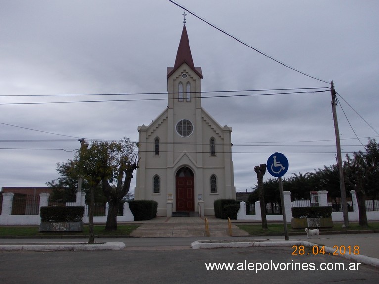Foto: Iglesia Santa Trinidad - Coronel Suarez (Buenos Aires), Argentina