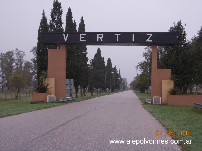 Foto: Acceso a Vertiz - Vertiz (La Pampa), Argentina