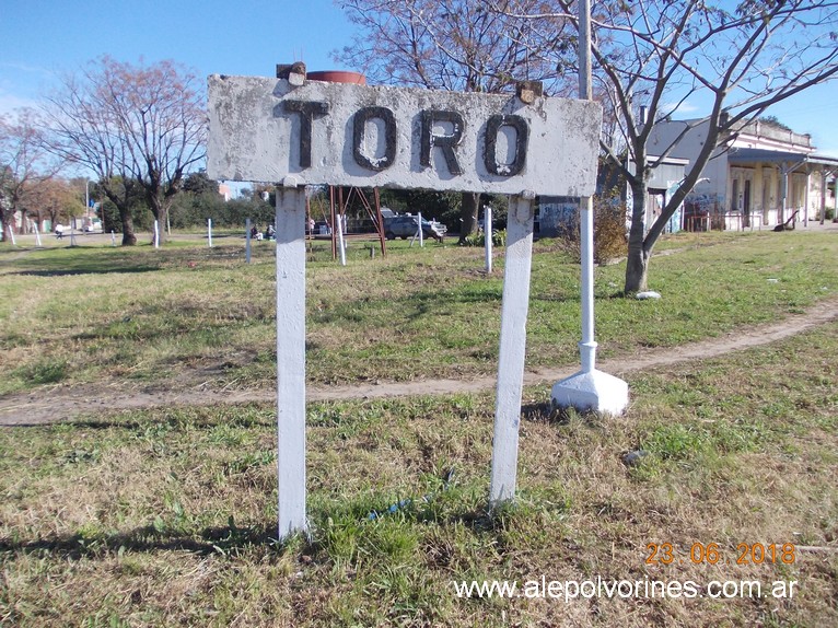 Foto: Estacion Toro - Tortuguitas (Buenos Aires), Argentina