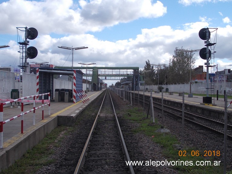 Foto: Estacion Grand Bourg - Grand Bourg (Buenos Aires), Argentina