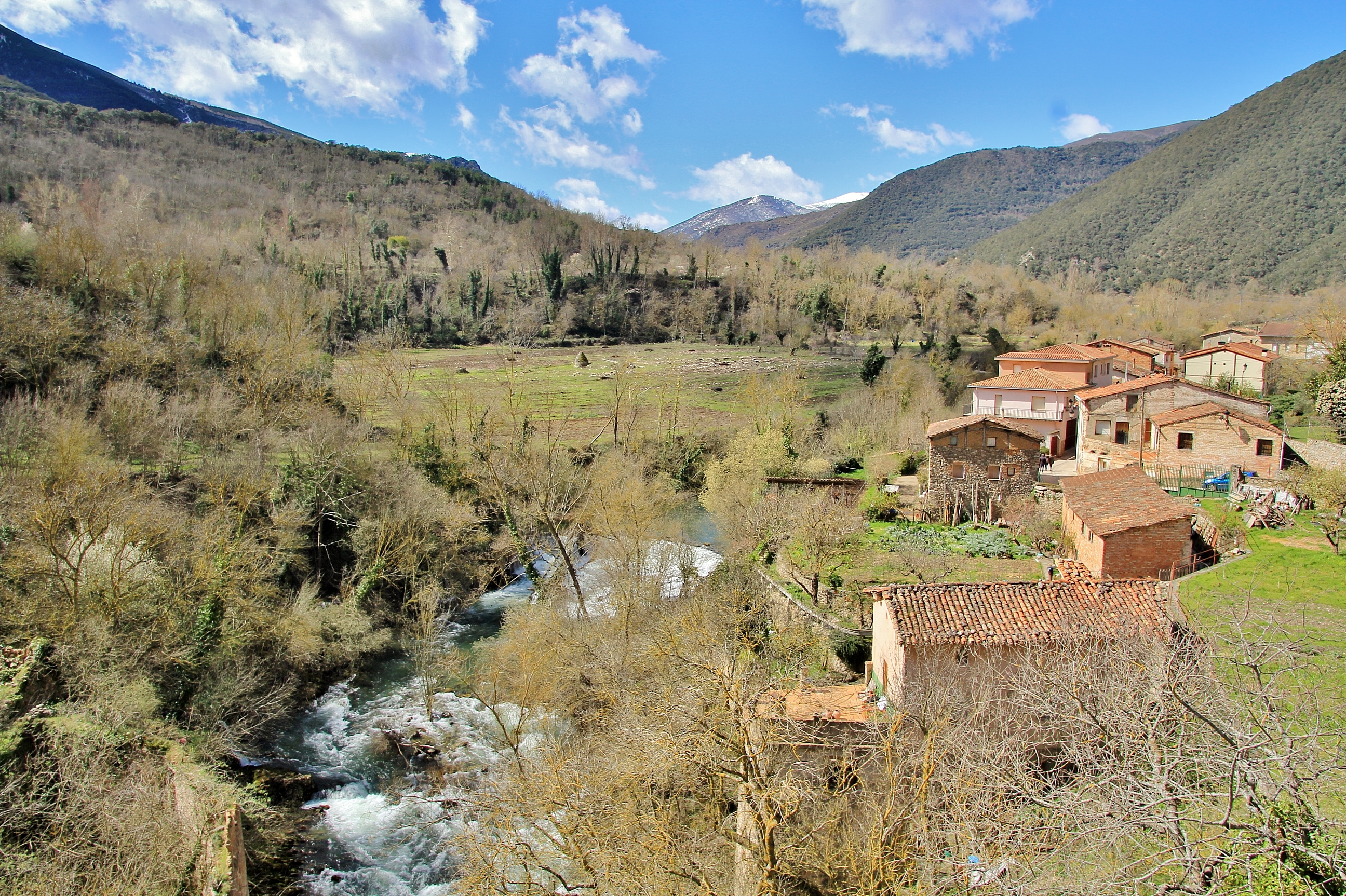 Foto: Vista del pueblo - Anguiano (La Rioja), España