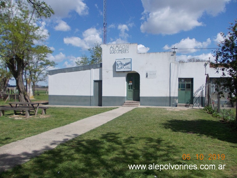 Foto: Almacen Los Ombues - Chenaut (Buenos Aires), Argentina