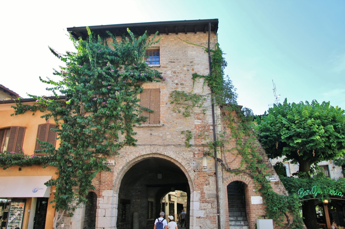 Foto: Centro histórico - Sirmione (Lombardy), Italia