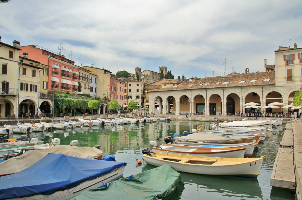 Foto: Centro histórico - Desenzano di Garda (Lombardy), Italia
