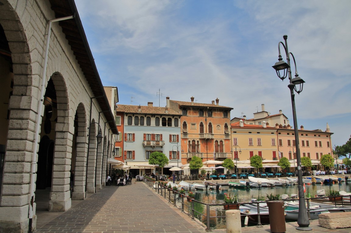 Foto: Centro histórico - Desenzano di Garda (Lombardy), Italia