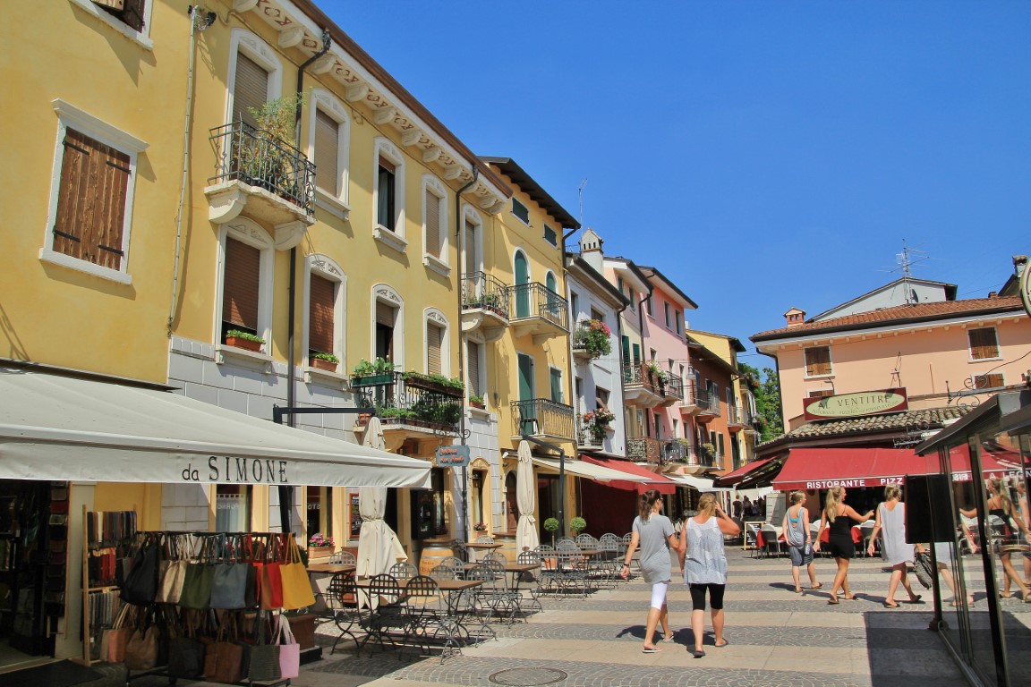 Foto: Centro histórico - Lazise (Veneto), Italia