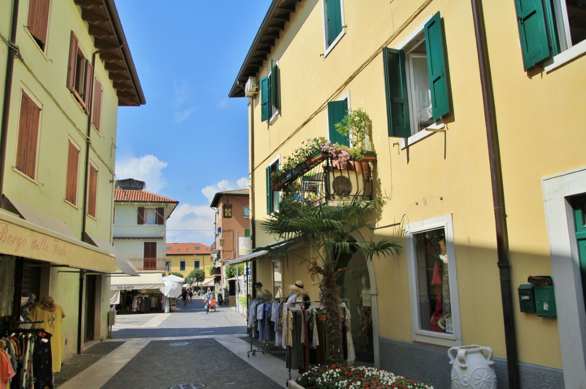 Foto: Centro histórico - Lazise (Veneto), Italia