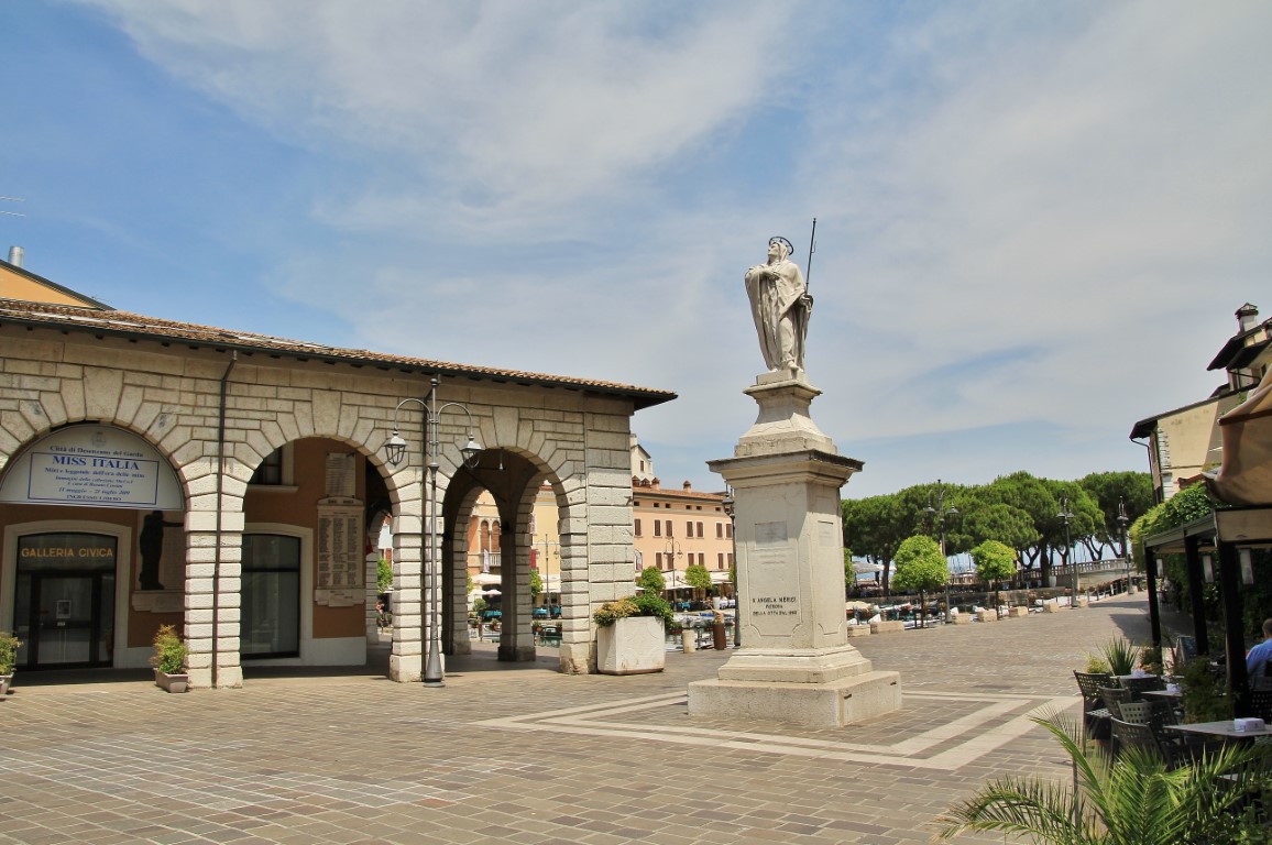 Foto: Centro histórico - Desenzano di Garda (Lombardy), Italia