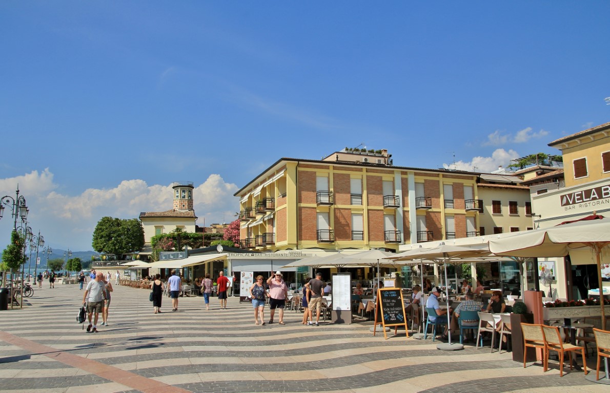 Foto: Centro histórico - Lazise (Veneto), Italia