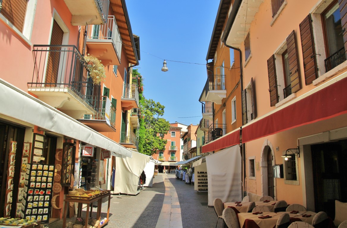 Foto: Centro histórico - Lazise (Veneto), Italia