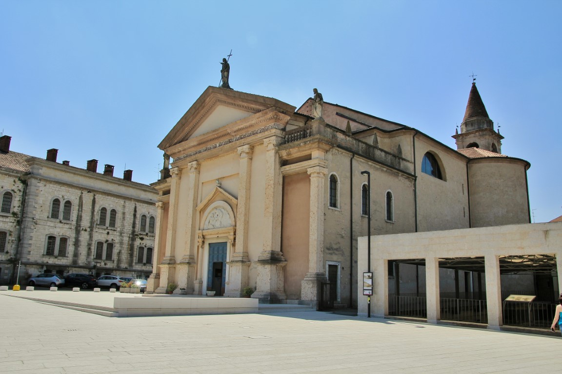 Foto: Centro histórico - Peschiera del Garda (Veneto), Italia
