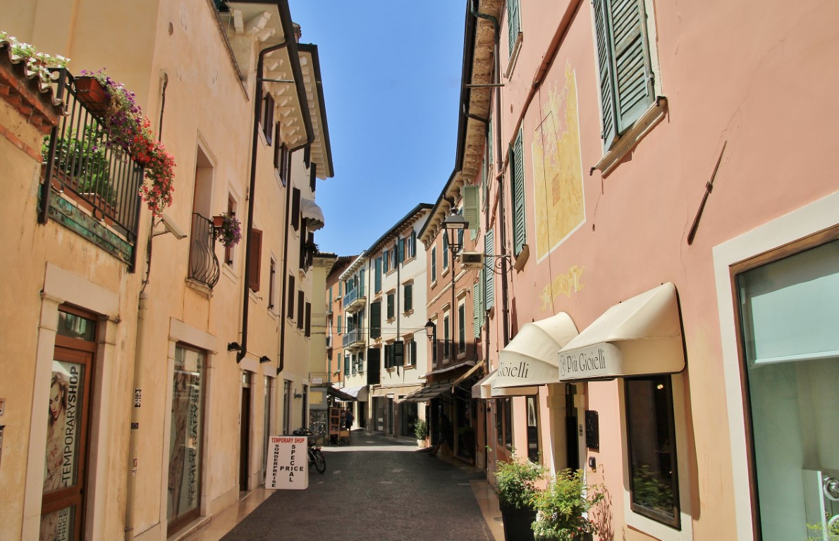 Foto: Centro histórico - Peschiera del Garda (Veneto), Italia