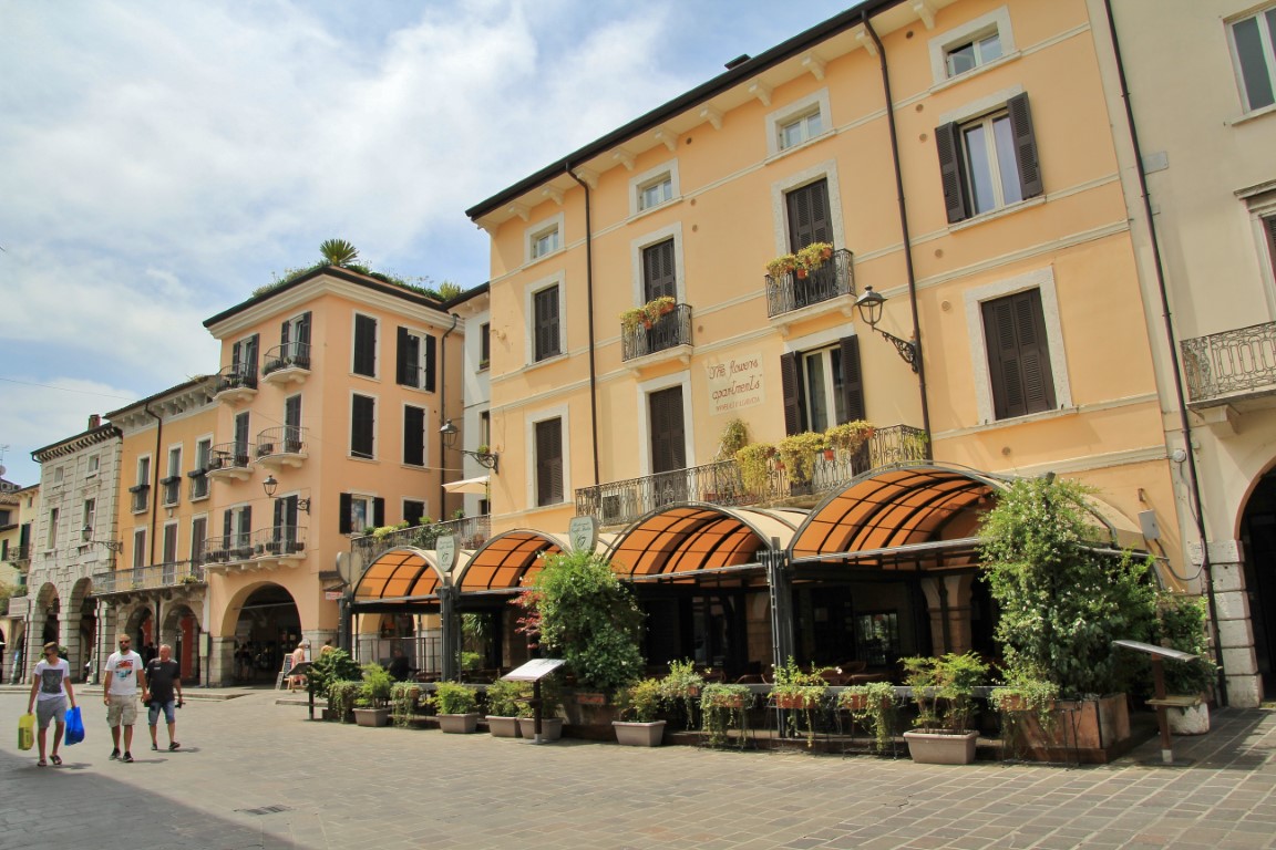 Foto: Centro histórico - Desenzano di Garda (Lombardy), Italia