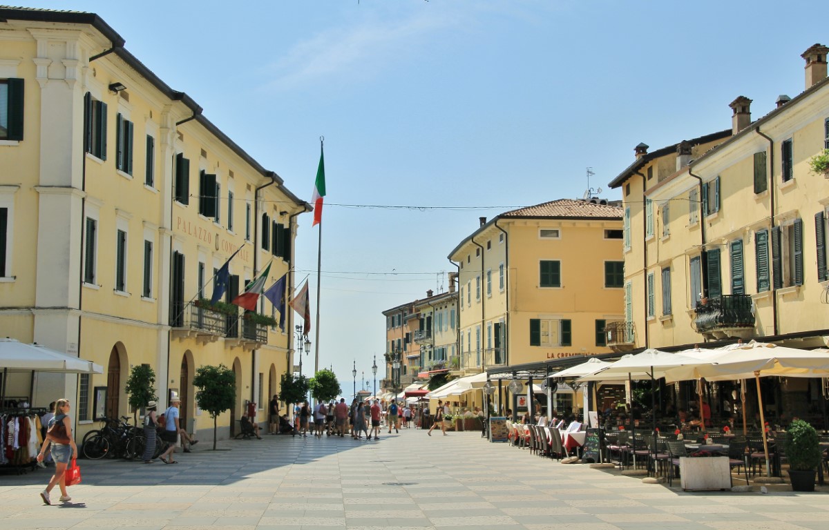 Foto: Centro histórico - Lazise (Veneto), Italia