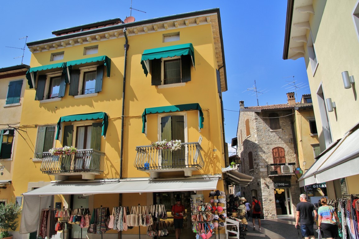 Foto: Centro histórico - Lazise (Veneto), Italia