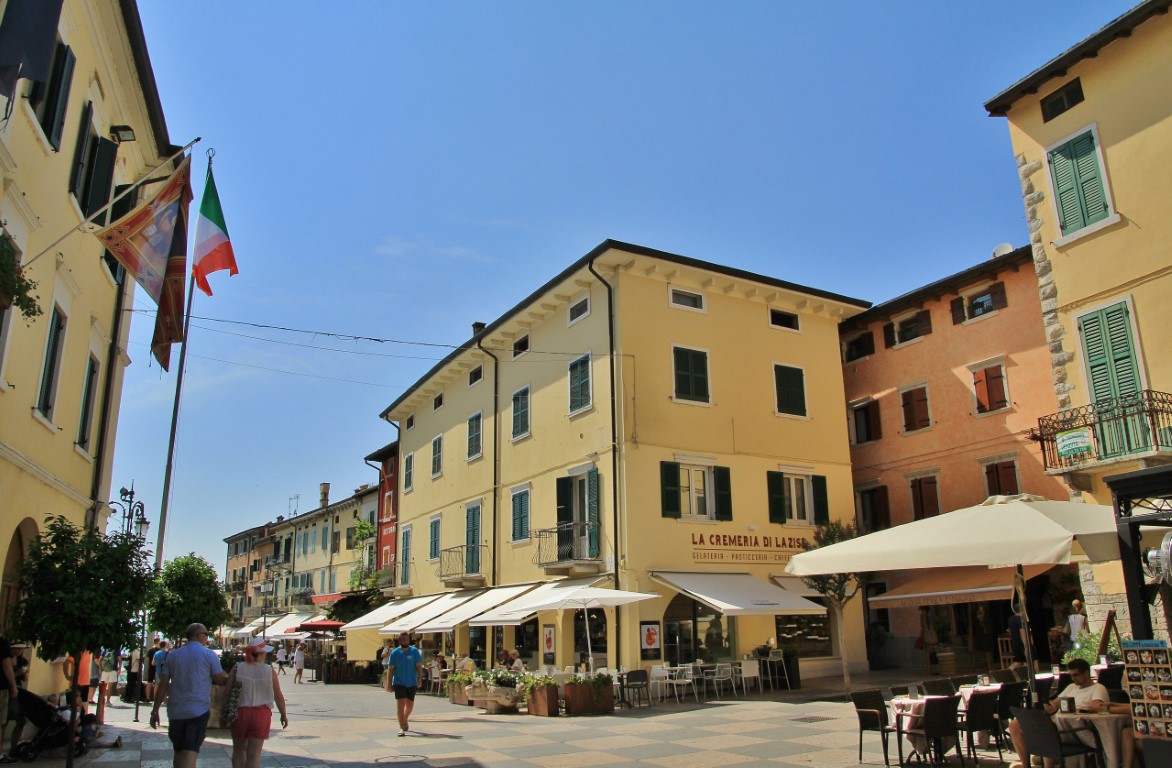 Foto: Centro histórico - Lazise (Veneto), Italia
