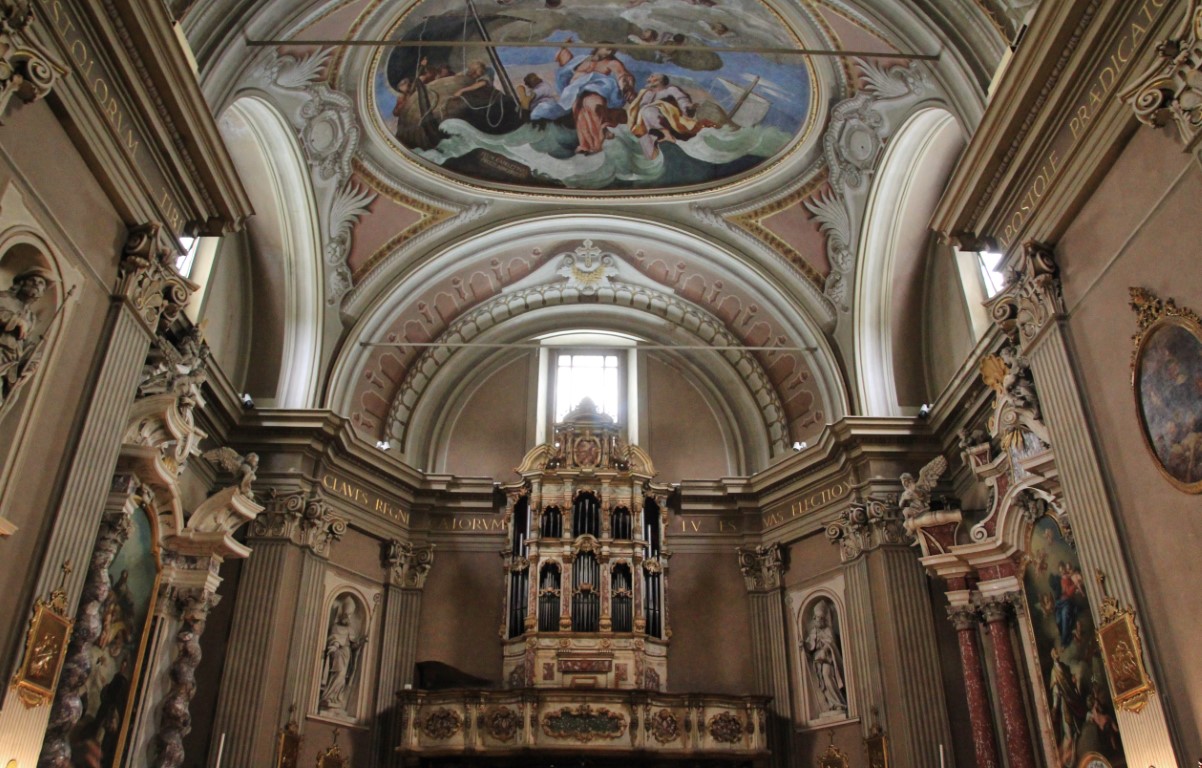 Foto: Iglesia de Pedro y Pablo - Torri del Benaco (Veneto), Italia