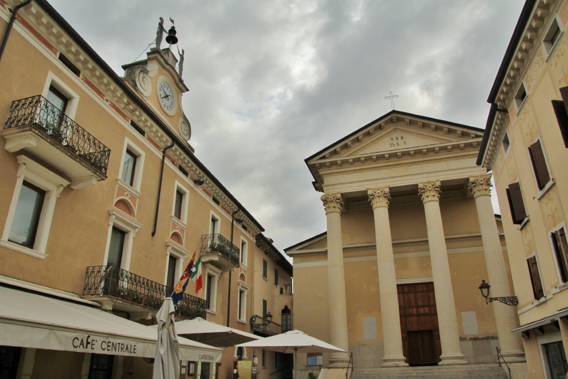 Foto: Centro histórico - Bardolino (Veneto), Italia