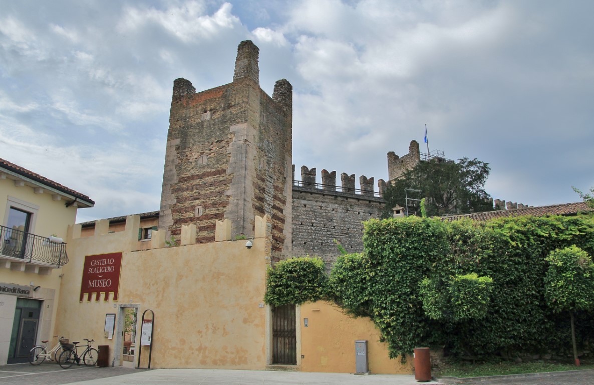 Foto: Centro histórico - Torri del Benaco (Veneto), Italia