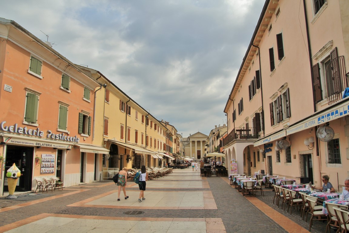 Foto: Centro histórico - Bardolino (Veneto), Italia