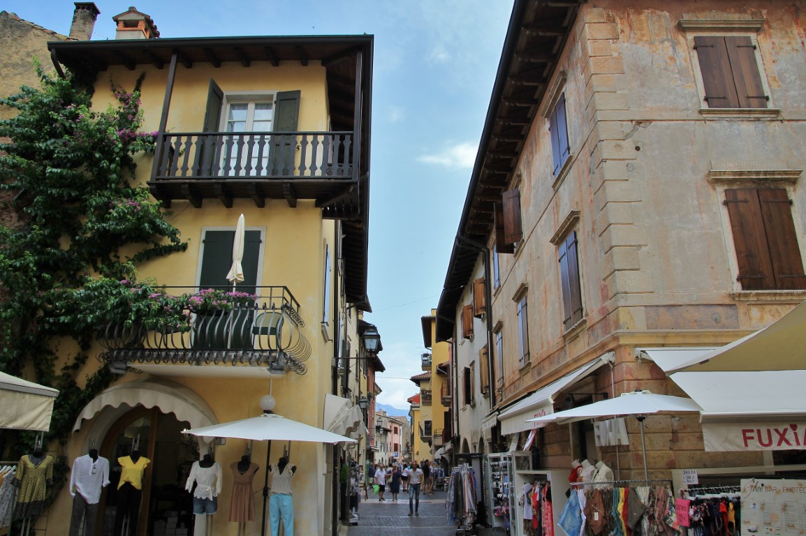 Foto: Centro histórico - Torri del Benaco (Veneto), Italia