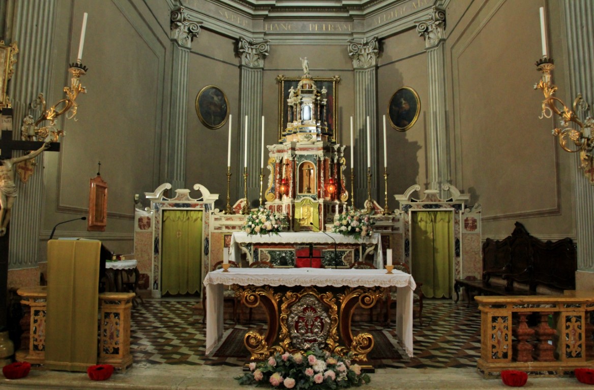 Foto: Iglesia de Pedro y Pablo - Torri del Benaco (Veneto), Italia