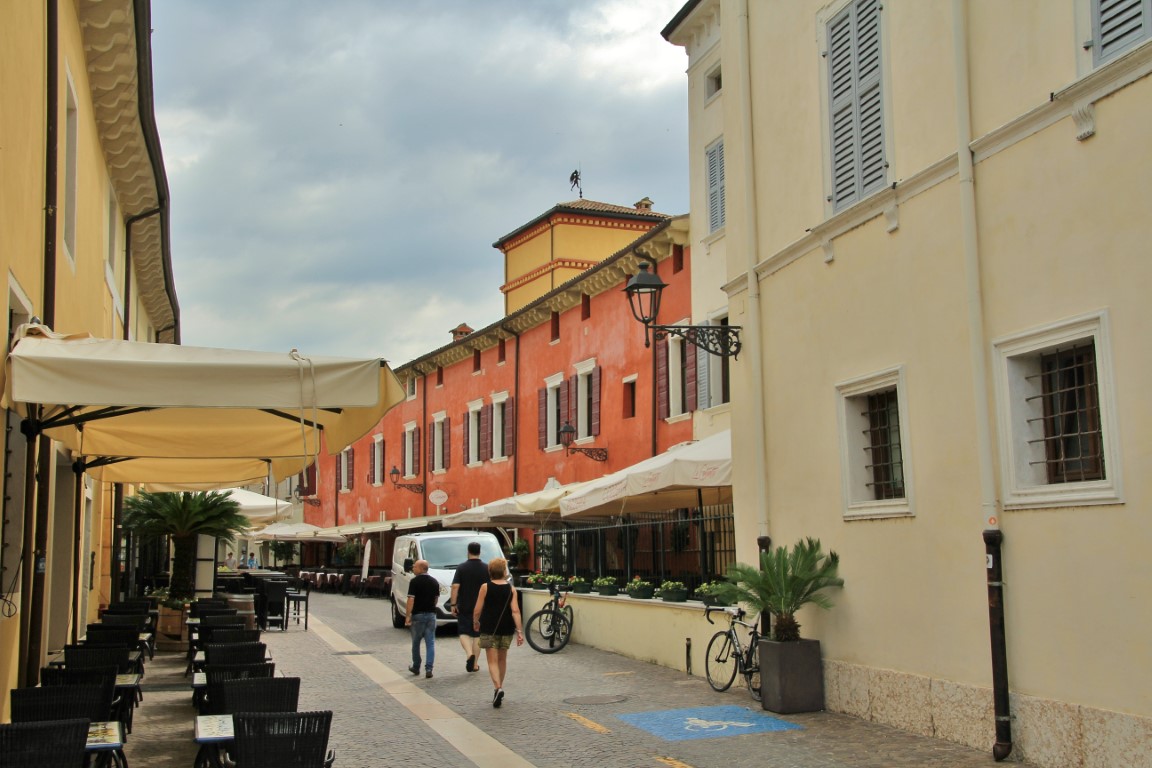 Foto: Centro histórico - Bardolino (Veneto), Italia