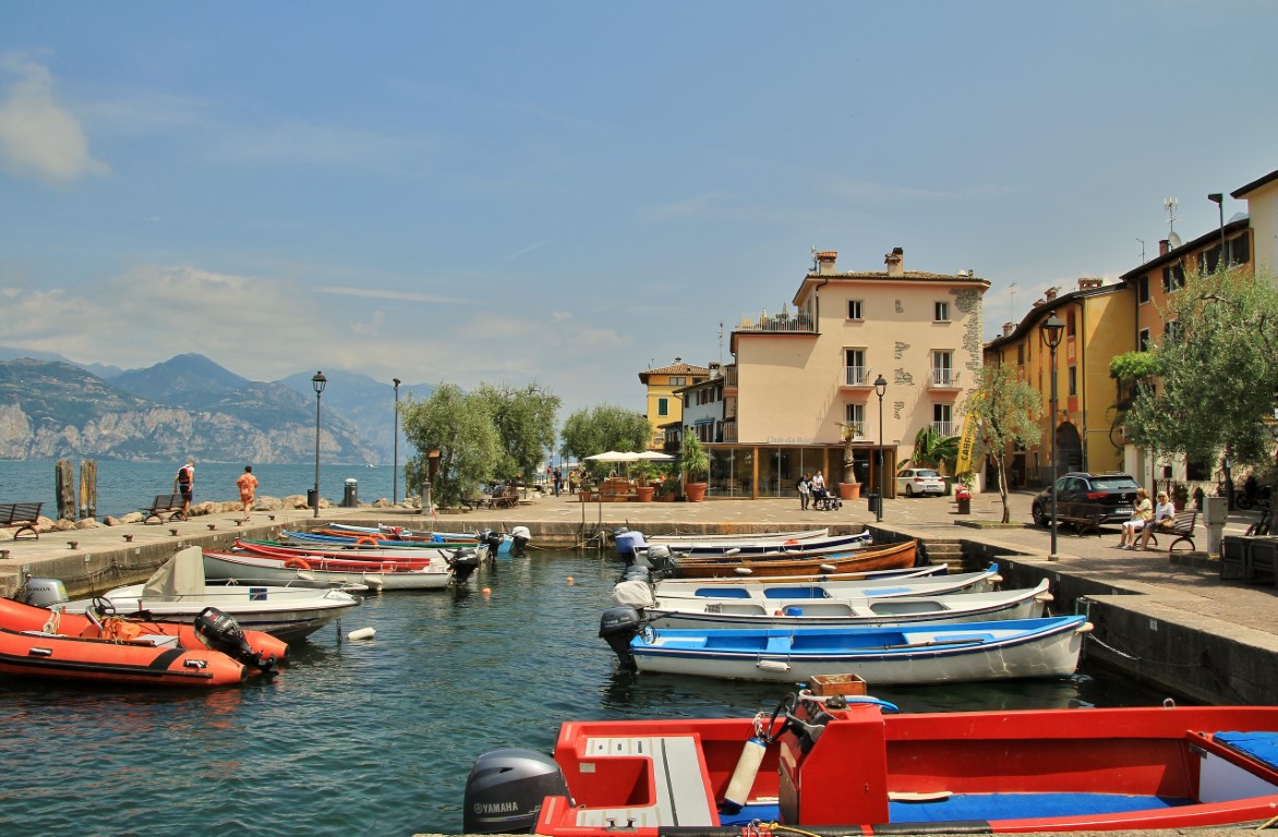 Foto: Centro histórico - Brenzone (Veneto), Italia