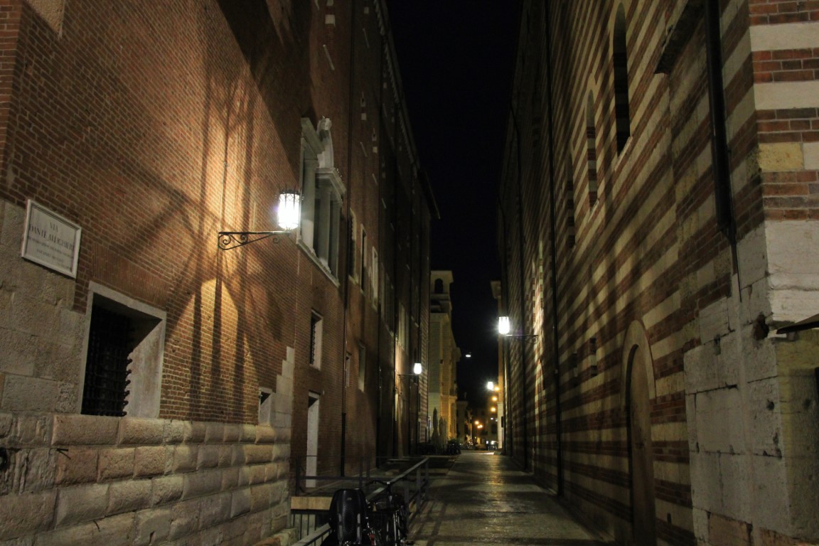 Foto: Vista nocturna - Verona (Veneto), Italia