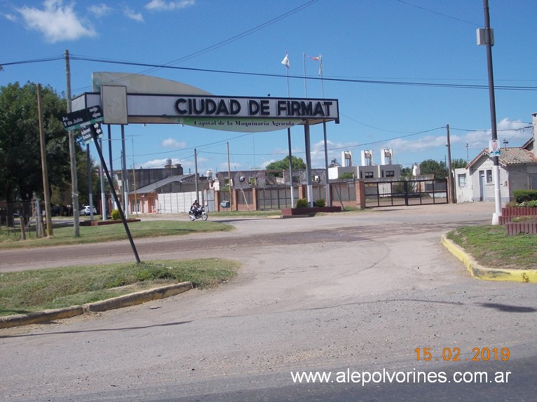 Foto: Acceso a Firmat - Firmat (Santa Fe), Argentina