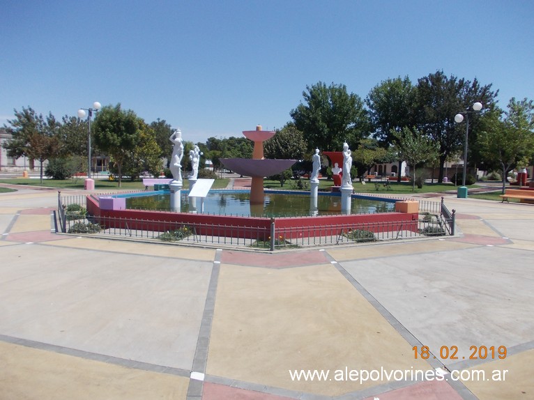 Foto: Plaza de Alpachiri - Alpachiri (La Pampa), Argentina