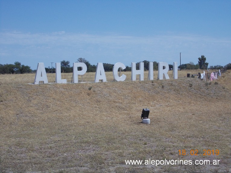 Foto: Acceso a Alpachiri - Alpachiri (La Pampa), Argentina